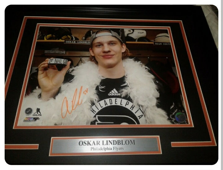 Oskar Lindblom First Goal Celebration Philadelphia Flyers Autographed  Framed 16 x 20 Hockey Photo - Dynasty Sports & Framing