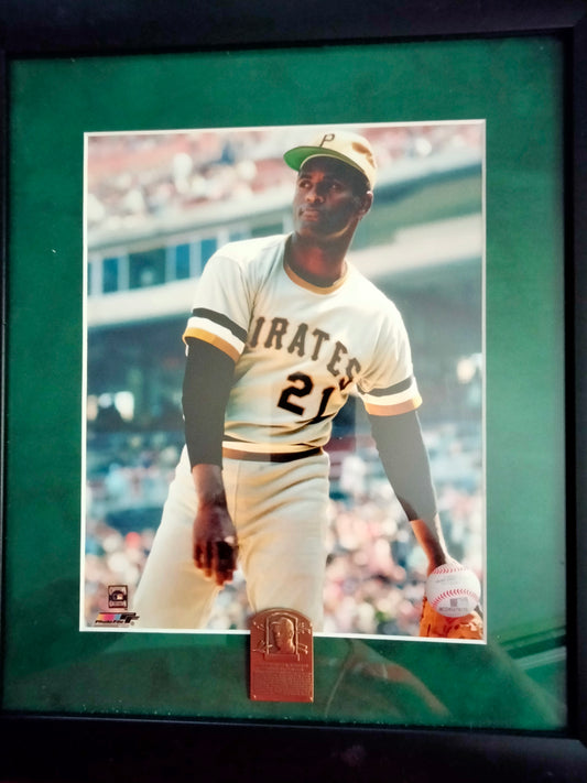 Roberto Clemente Matted & Framed 8 x 10 With Collectable Stat "Mini Plaque"