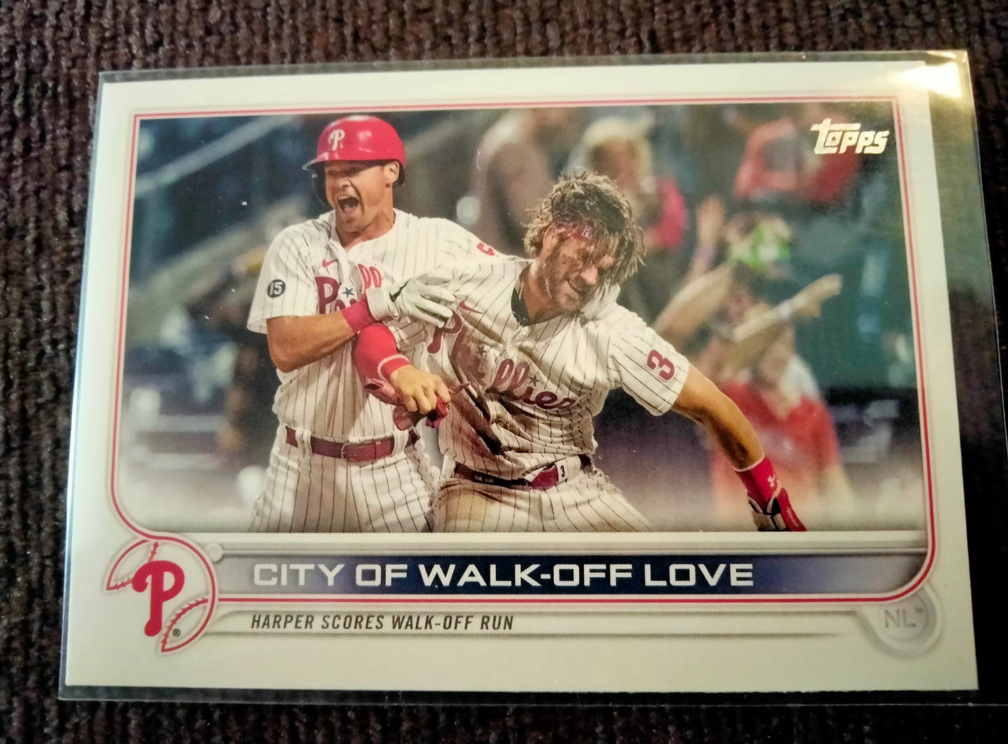 2022 Topps Series 1  BASE Parallel City of Walk-Off Love #321 PHILLIES