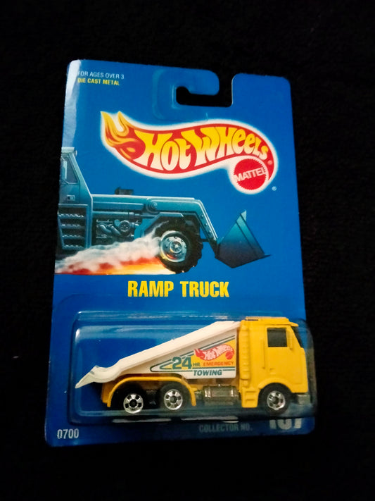 Vintage Hot Wheels Mattel 1991 24 hr Emergency ramp truck Blue card Collector No. 187