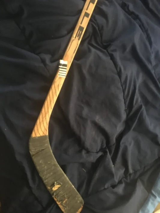 Adam Creighton Buffalo Sabres Game Used Victoriaville 4050 NHL Hockey Stick